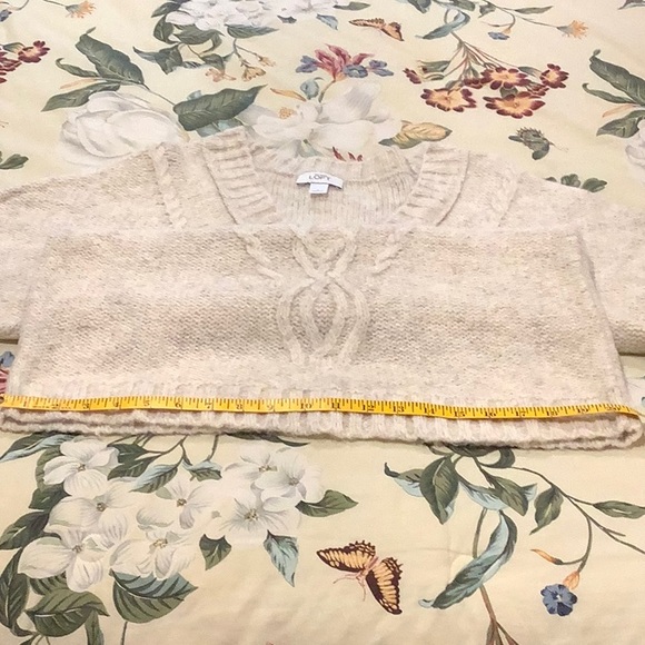 LOFT v-neck sweater - Picture 9 of 9